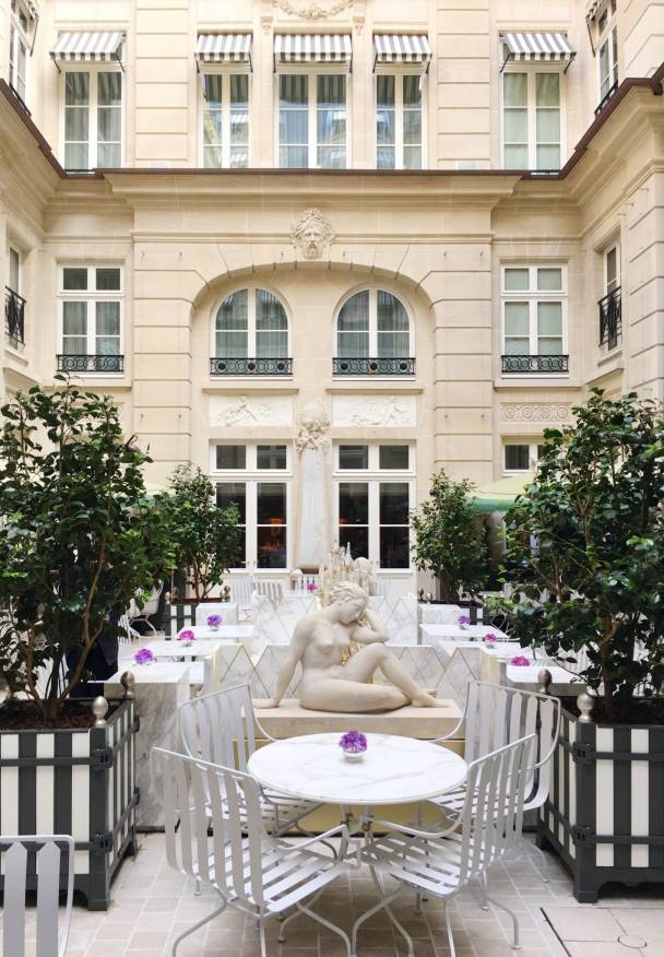 BRASSERIE HOTEL CRILLON PARIS
