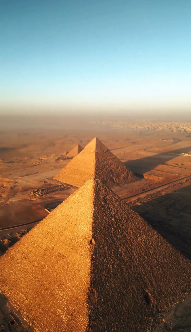 image  1 The great pyramid of Giza